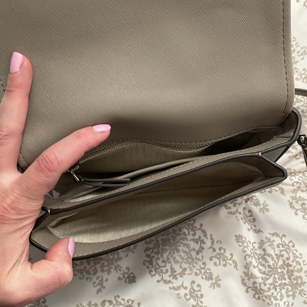 Tory Burch Emerson Shoulder/Crossbody Bag - Picture 4 of 7